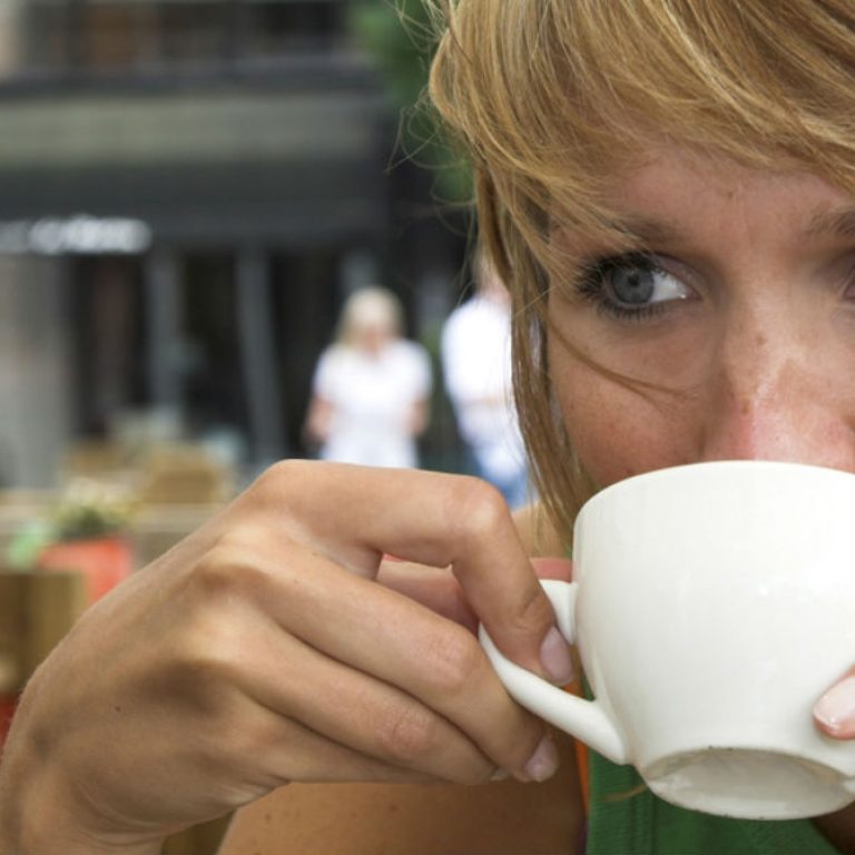 Alimentos que manchan los dientes