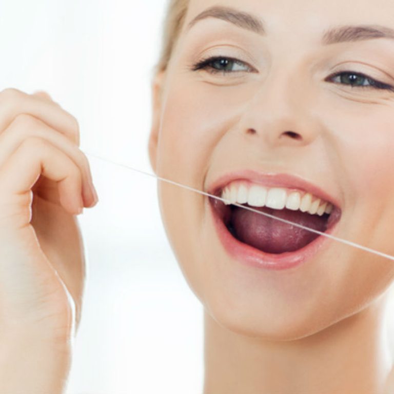 Para qué sirve el hilo dental